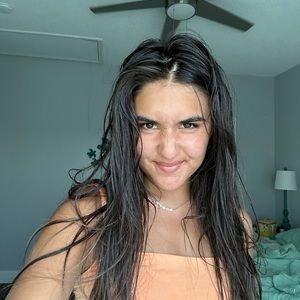 Meet your Posher, Ana